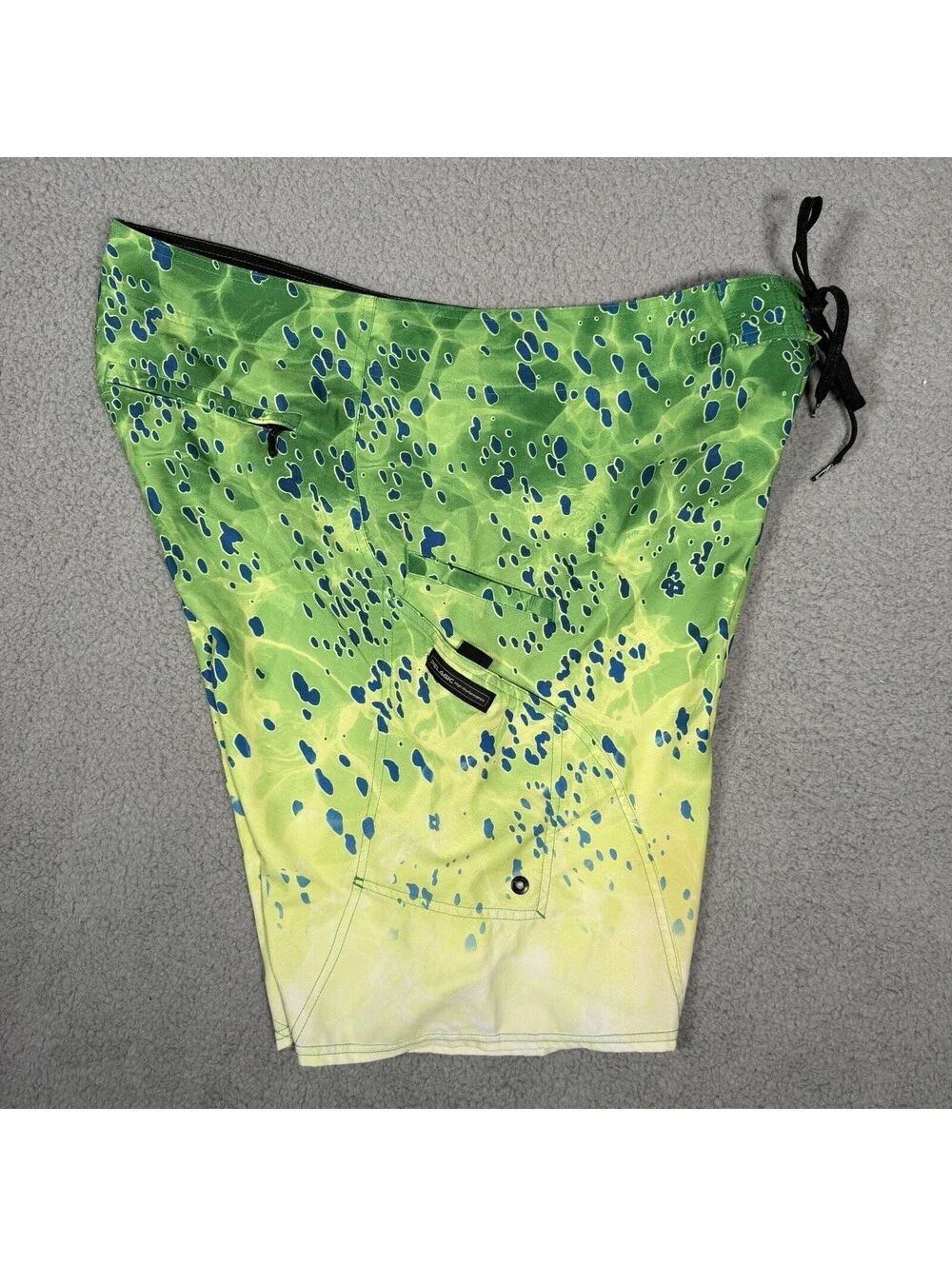 Pelagic Dorado Board Shorts Mens Size 40 Sharkskin Green Yellow
